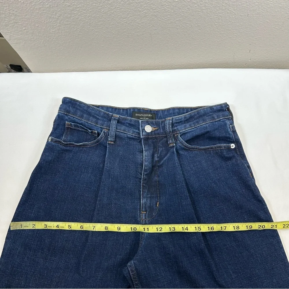 Banana Republic Cotton Blend Dark Wash HighRise Pleated Wide Leg Crop Jeans 28/6